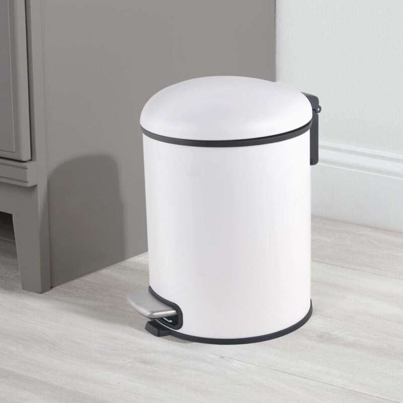2.1 Gallon Small Trash Can with Lid WBR065