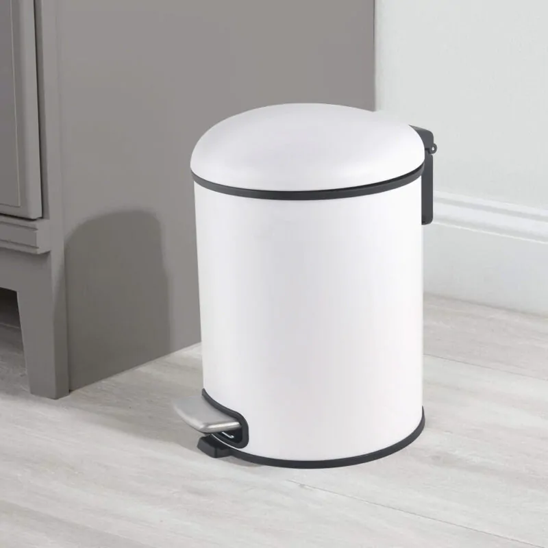2.1 Gallon Small Trash Can with Lid WBR065